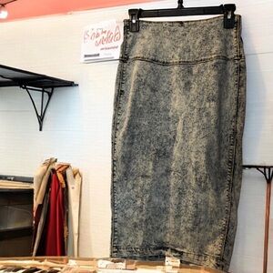 High-Waist Acid Wash Pencil Skirt - Black and Gray